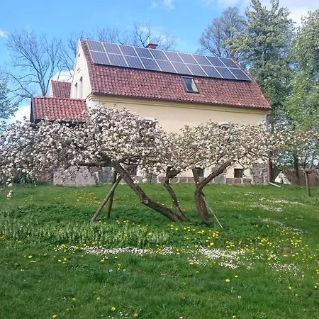 Dworek * Szarki